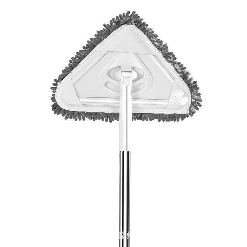 Триъгълен моп за почистване 360Clean с ергономичен дизайн и миеща се микрофибърна повърхност.