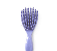 LuxeComb - луксозна четка за коса в лилав цвят, идеална за всеки тип коса. Придайте стил на вашия вид!