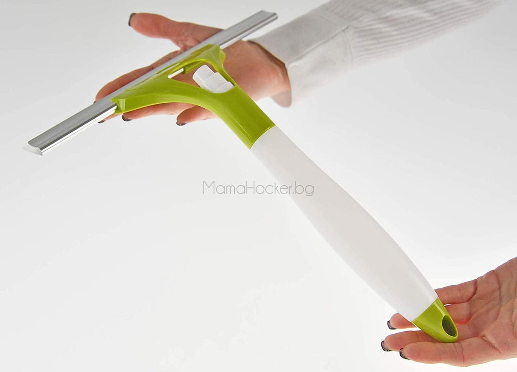 Чистачка Windex за прозорци с пулверизатор; удобно почистване; иновации; аксесоари за дома; полезно решение.