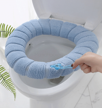 CozySeat – Мека подложка за тоалетна седалка, удобна и хигиенична, с 100% полиестер, за уют и елегантност | Поръчай от MamaHacker.bg