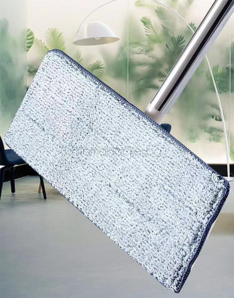 ScratchCleaning Mop с компактна микрофибърна подложка за лесно почистване на подови настилки и оптимизация на пространството