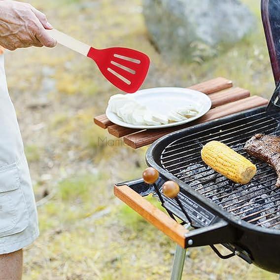 Червен силиконов шпатула за грил с царевица и месо, перфектен кухненски помощник за лятно готвене на открито | Поръчай от MamaHacker.bg
