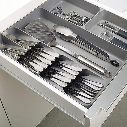 Мултифункционален KitchenOrganizer с подредени прибори и аксесоари за кухня - практична организация на пространство.