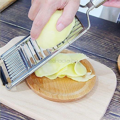 Мултифункционално ренде MultiSlicer в действие, рендосване на картофи за бързо и лесно готвене, кухненски аксесоар, качествени остриета.