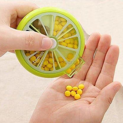 Органайзер за хапчета PillMate с жълти таблетки, практичен и компактен за съхранение на лекарства в кухнята | Поръчай от MamaHacker.bg