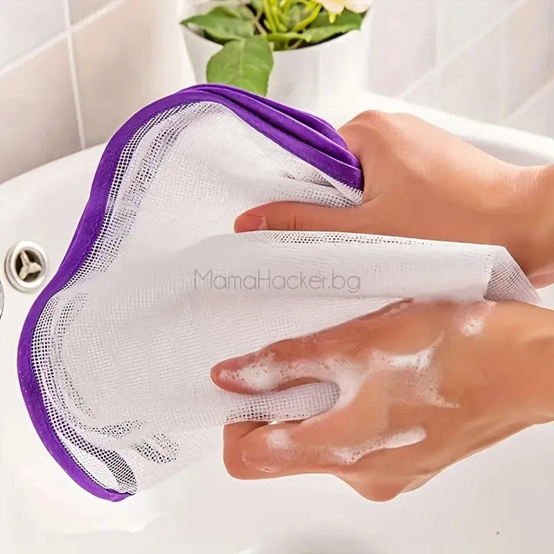 Протектор за гладене с иновативен мрежест дизайн, безопасен за дрехи и удобен за употреба, лесно чистене и защита.