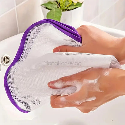 Протектор за гладене с иновативен мрежест дизайн, безопасен за дрехи и удобен за употреба, лесно чистене и защита.