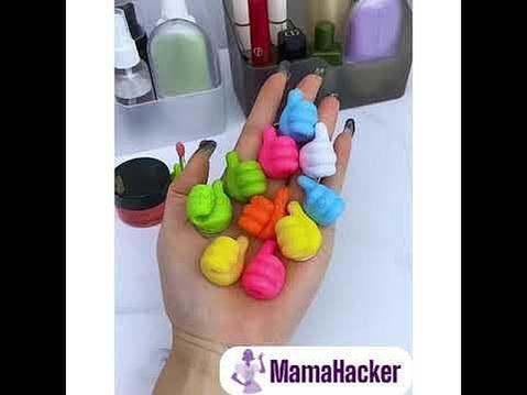 Стенни куки ThumbBuddies в ръка - ярки цветове, удобни, практични, аксесоари за дома, еко продукти | Поръчай от MamaHacker.bg