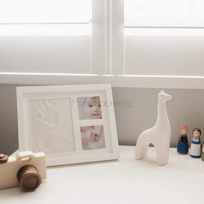 Уникална рамка BabyTouch с отпечатък за бебе, запазва спомени, подарък за новородено, висококачествена декорация за интериор | Поръчай от MamaHacker.bg.