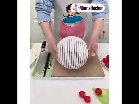 VeggieCutter в действие - многофункционална купа за рязане на зеленчуци, удобно приготвяне на салати, кухненски аксесоари на ниски цени, безопасни за деца, практични помощници за готвене | Поръчай от MamaHacker.bg.