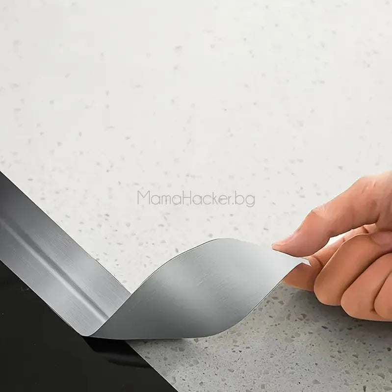 Водоустойчиво алуминиево фолио в кухня, предлагайки защита и стил. Идеално за повърхности. | Поръчай от MamaHacker.bg