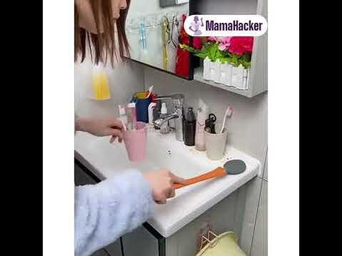 Въртящ се рафт BathSpin в баня - организация на козметика и аксесоари, пестене на място, удобство, практични решения.