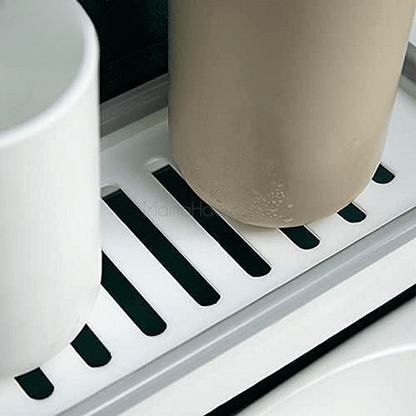 Въртящ се рафт BathSpin за баня с чаши, идеален за оптимизация на пространството в кухнята. Удобен и стилен органайзер.